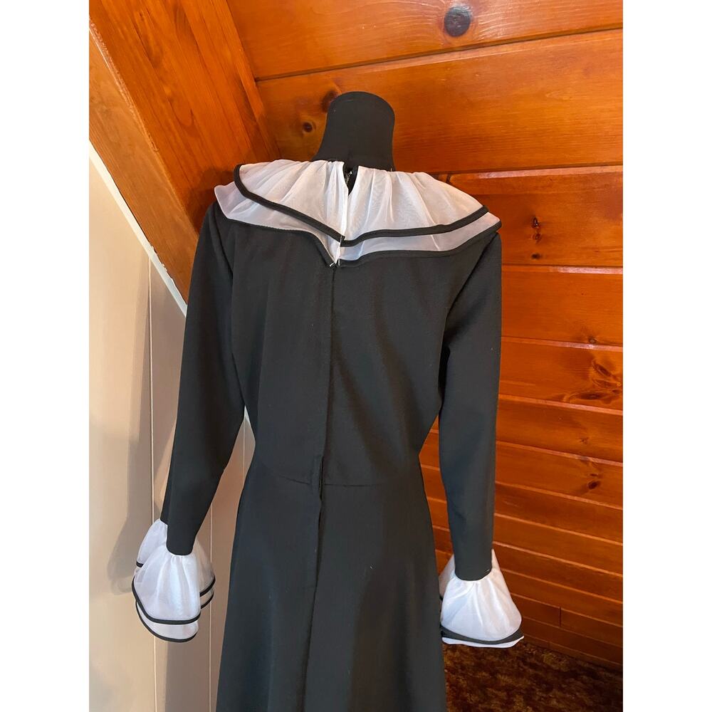 Vintage 60s/70s Black Maxi Dress with White Ruffle Collar and Cuff sz L - Picture 8 of 11